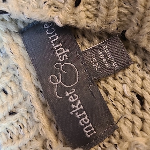 Market & Spruce Button Back Sweater - Picture 8 of 13